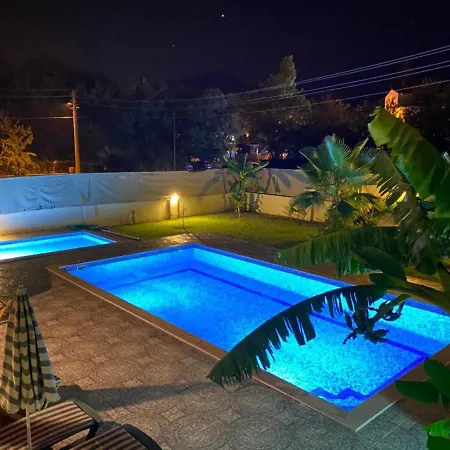 ヴィラ Remarkable 4-Bed Villa Tasgin 2 Pools オルタジャ