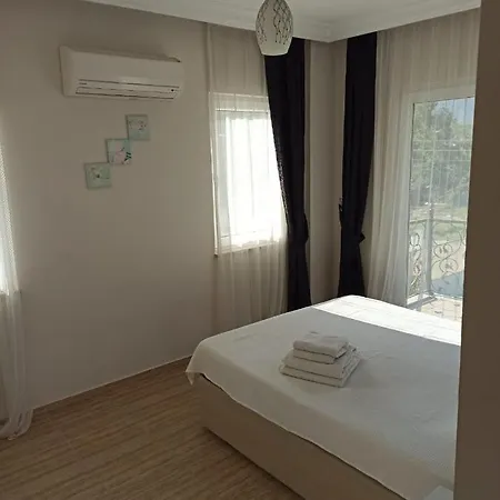 Remarkable 4-Bed Villa Tasgin 2 Pools ヴィラ *
